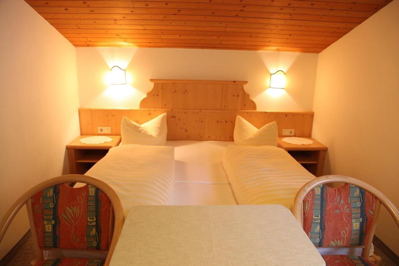 Hotel Pinzger Tux Esterno foto