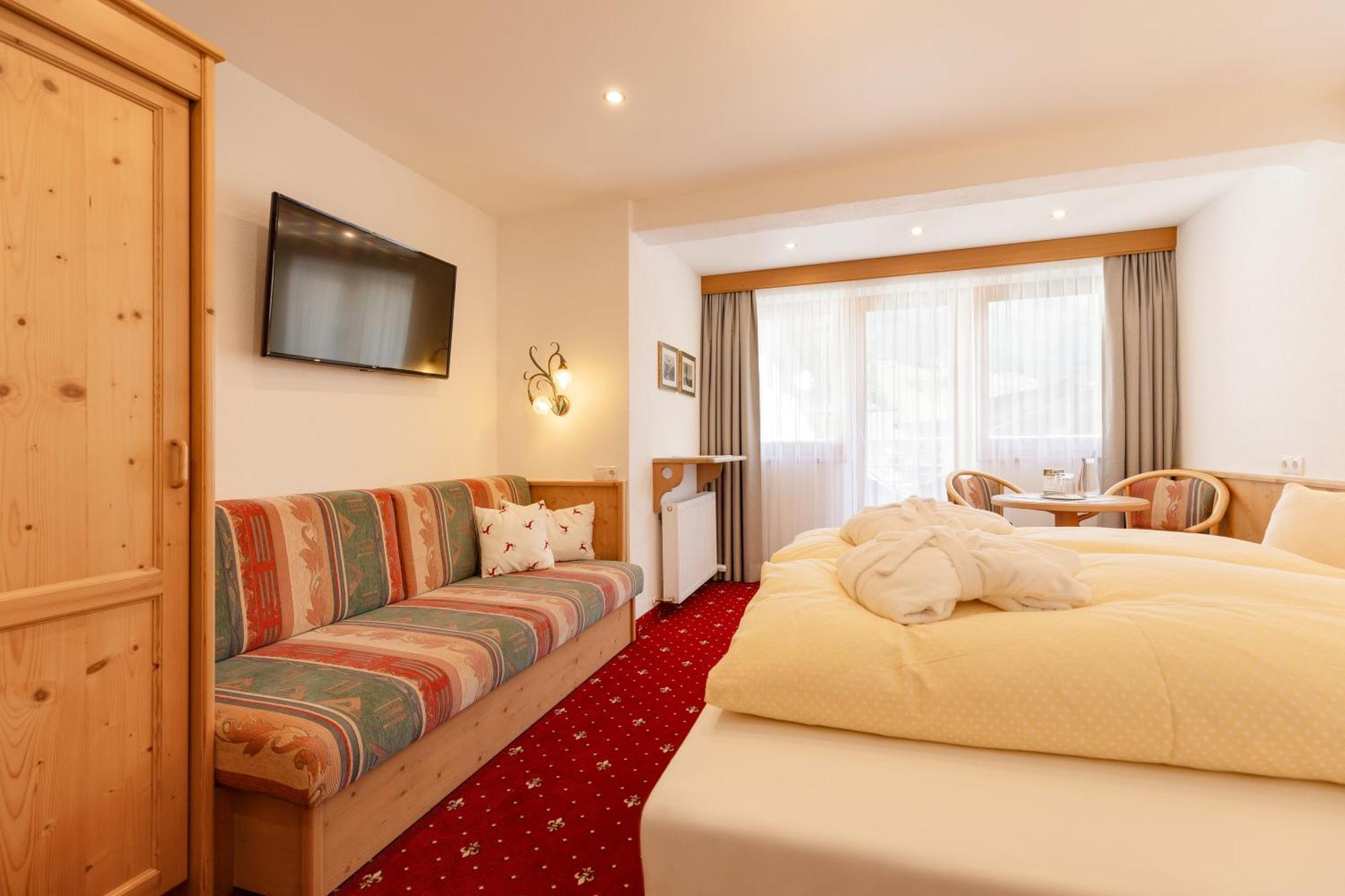 Hotel Pinzger Tux Esterno foto