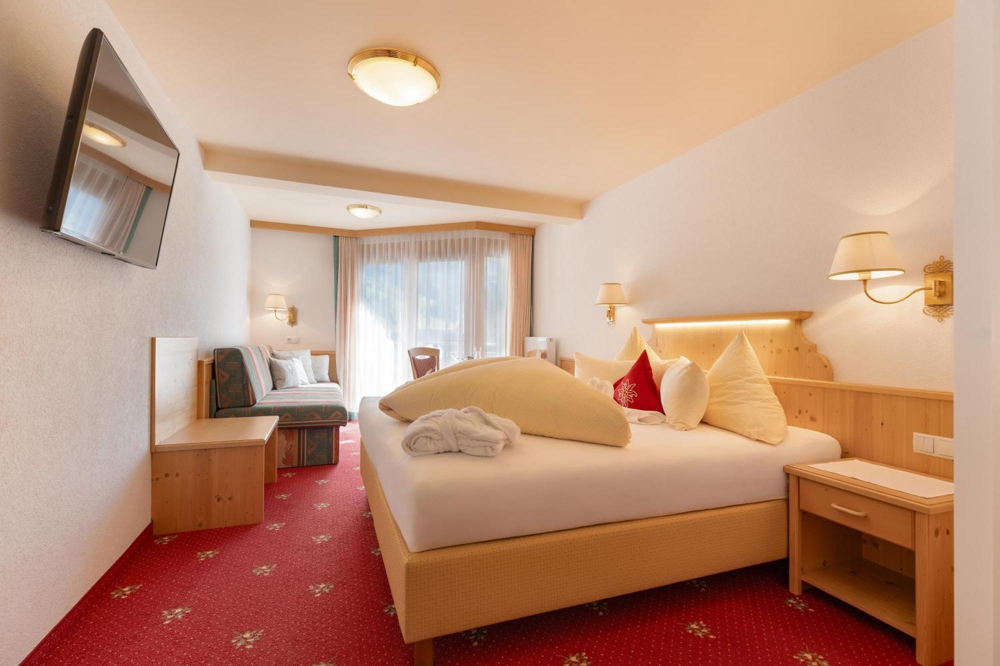 Hotel Pinzger Tux Esterno foto